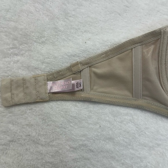 Victoria's Secret Cream Contour Bra Intimates - Picture 6 of 8